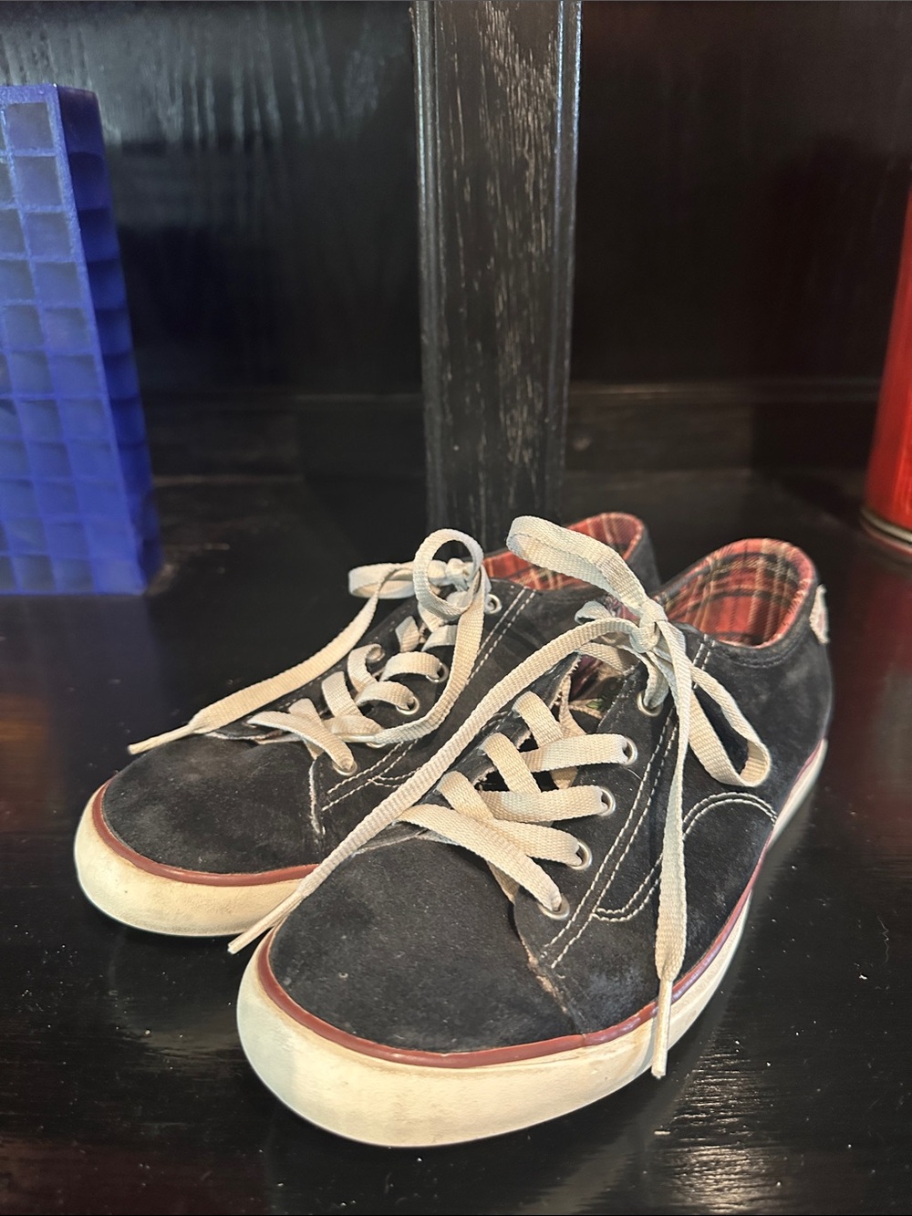 Simple Black Suede Sneakers with Beige Laces and Red Trim